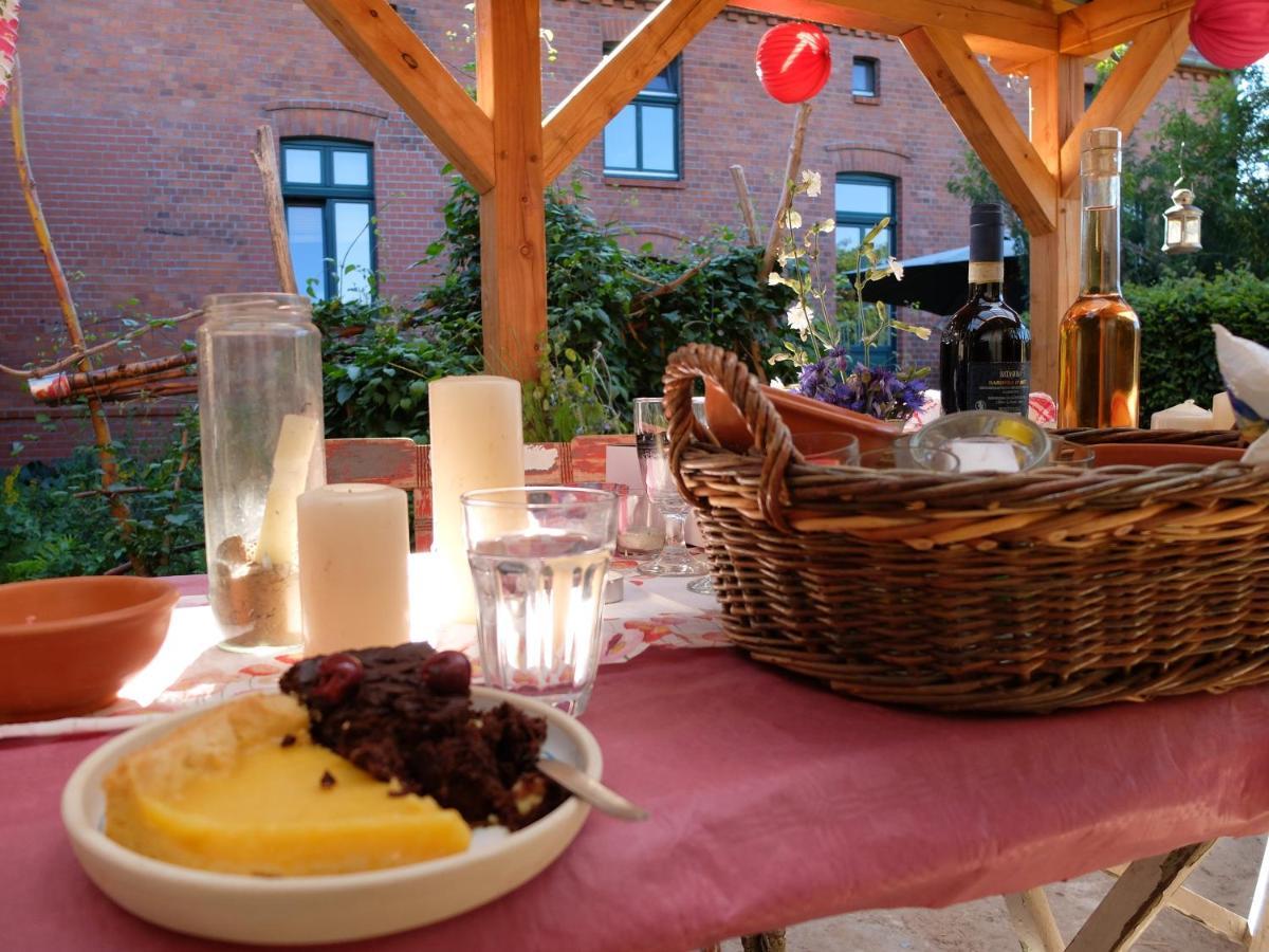 Botanische Botschaft Apartment Strodehne